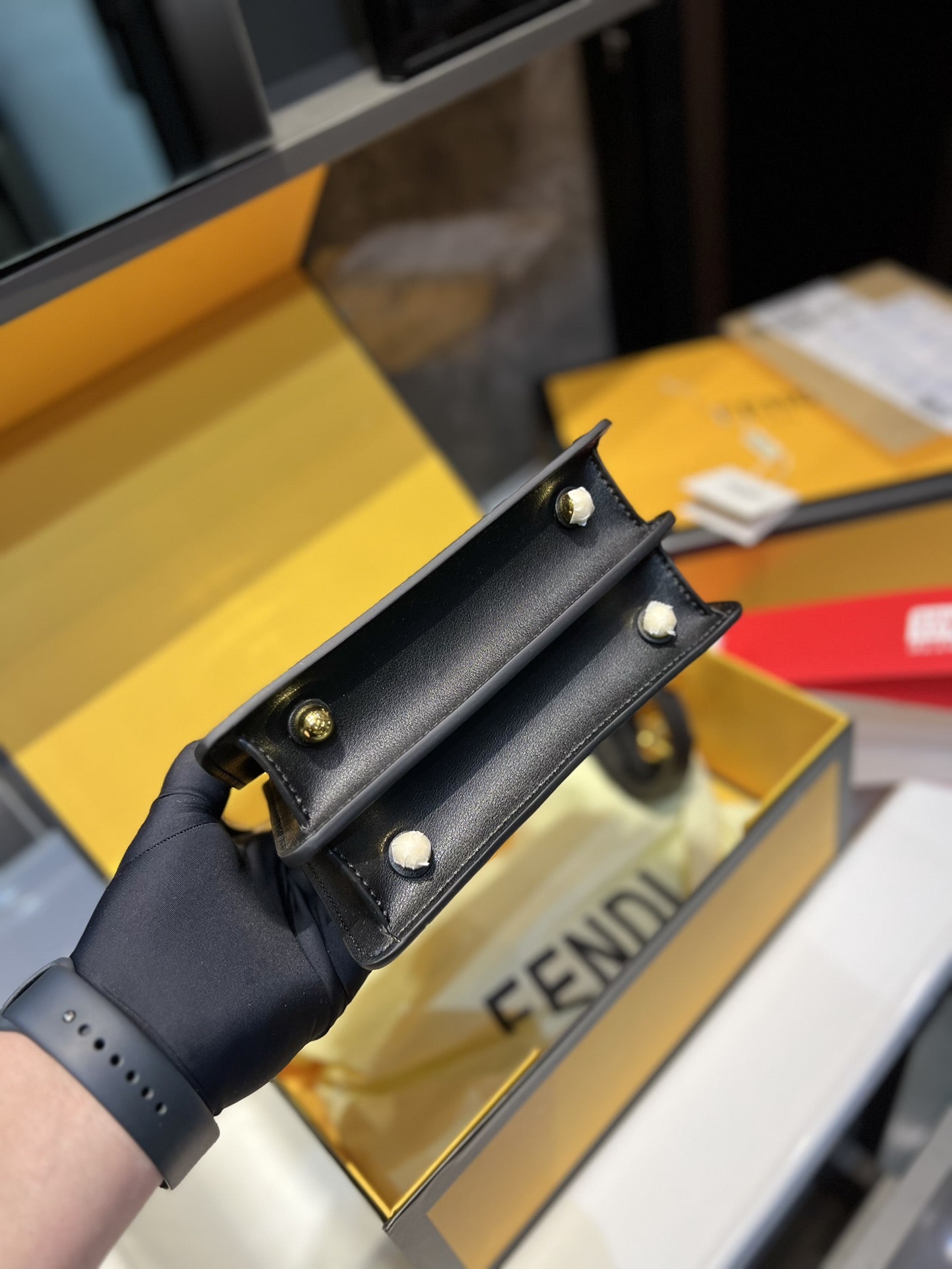 Fendi Peekaboo ISeeU Leather Handbag - Image 5