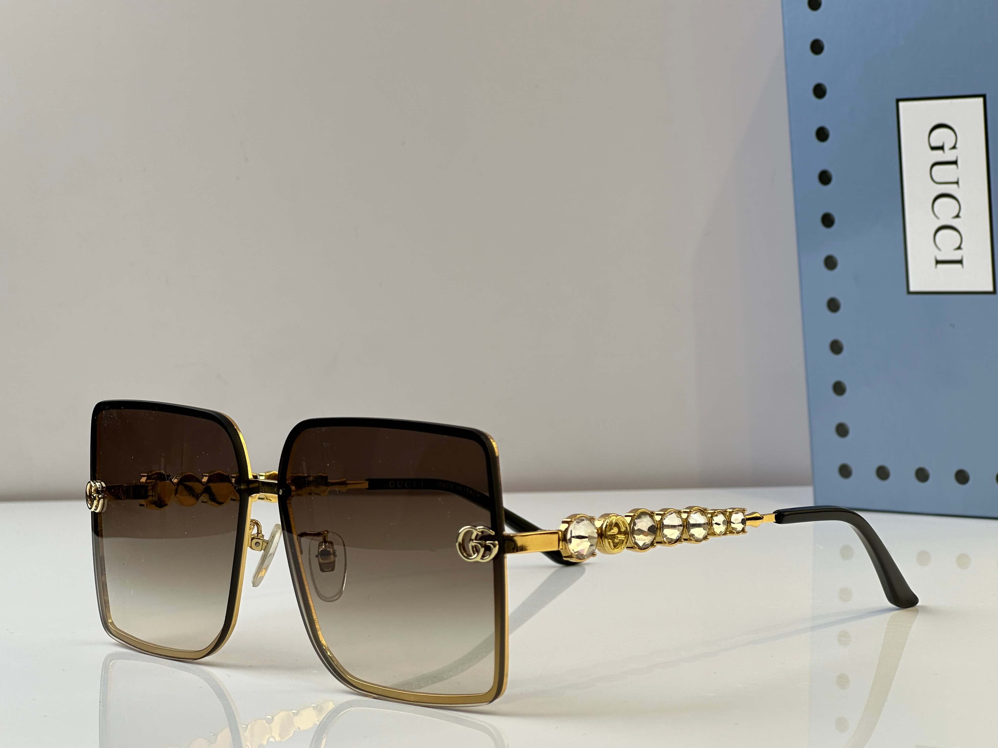 Gucci GG0644S Square Crystal-Embellished Sunglasses – Black, Gold & Gradient Hues - Image 2