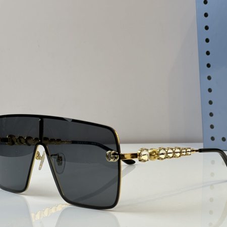 Gucci GG1088S Oversized Square Sunglasses - Black & Gold / Brown Gradient