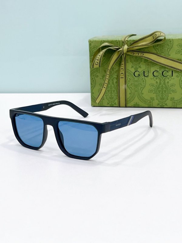 Gucci Women's GG1660S Oval Frame Sunglasses