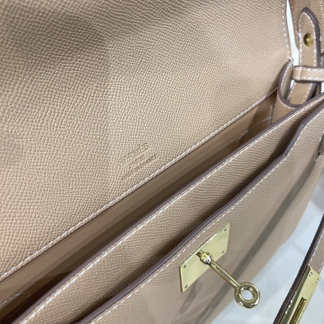 Hermès Kelly Depeches 25cm Beige Bag - Image 2