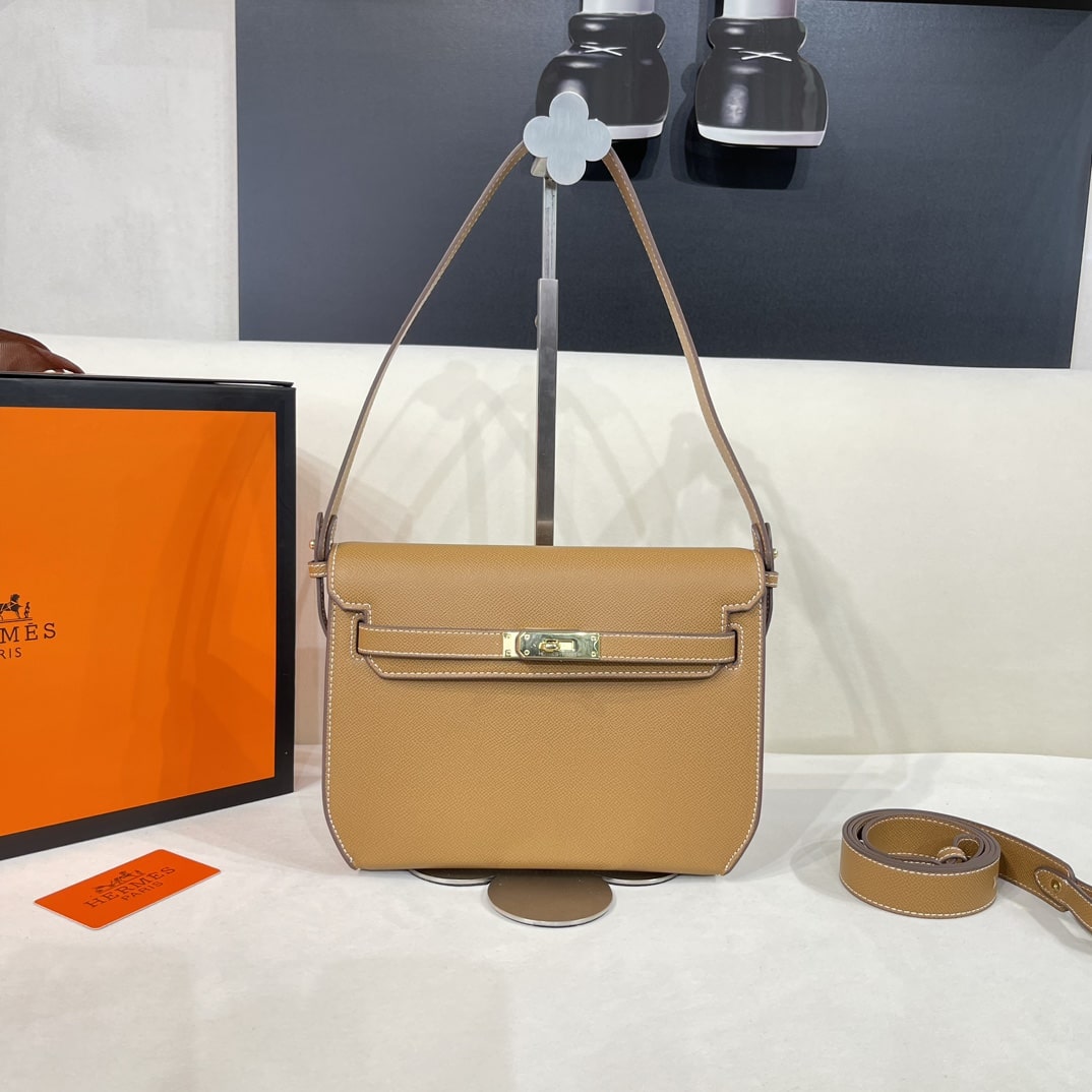 Hermès Kelly Depeches 25cm Camel Bag