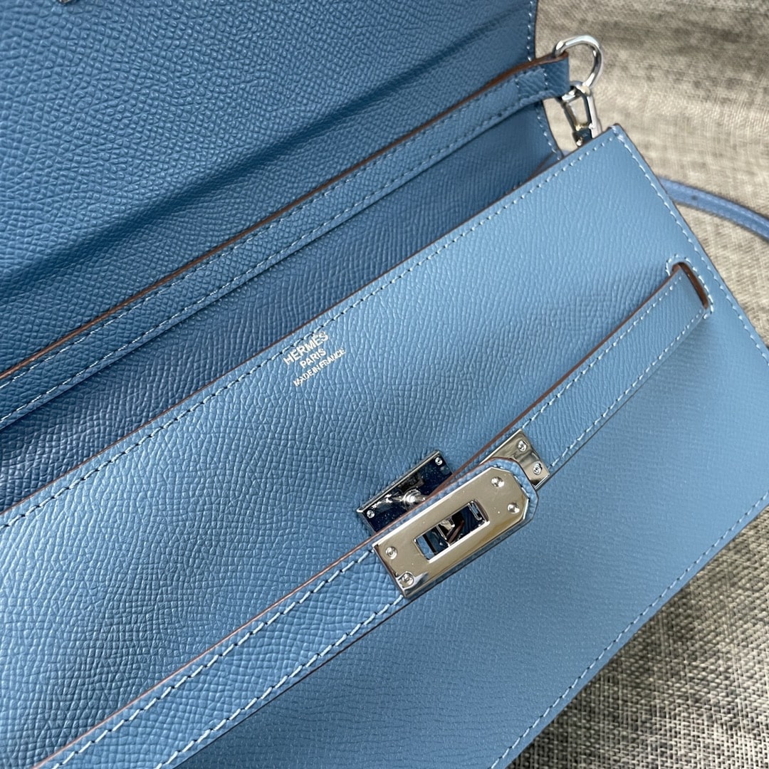 Hermès Kelly Classic To Go Blue Wallet - Image 3