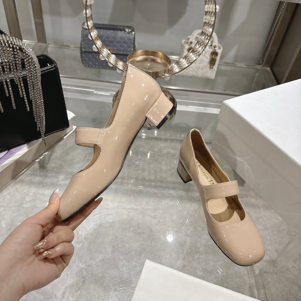 Jolie Dior Patent Calf Leather Low-Heeled Beige Pumps