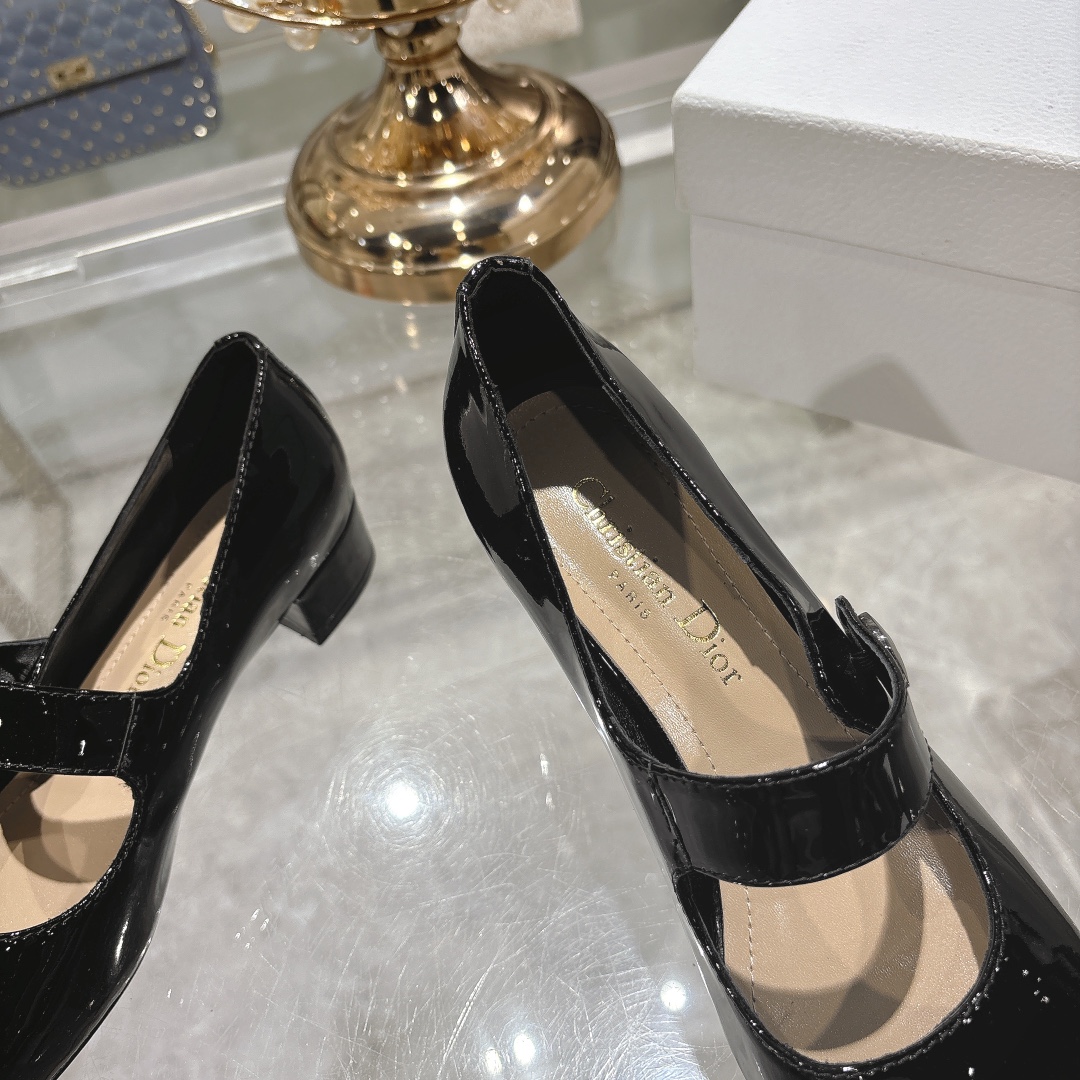 Jolie Dior Patent Calf Leather Low-Heeled Black Pumps - Image 8