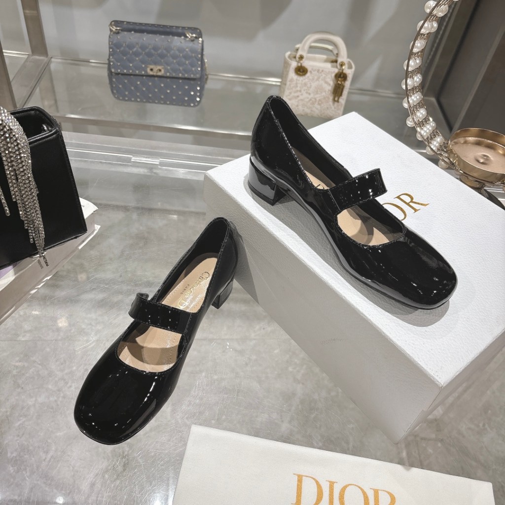 Jolie Dior Patent Calf Leather Low-Heeled Black Pumps