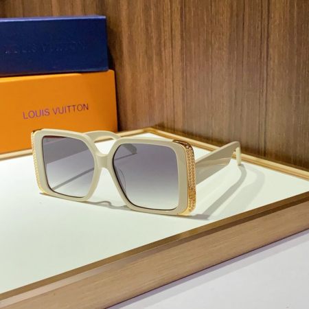 LV Moon Square Sunglasses – Bold, Glamorous, and Unapologetic