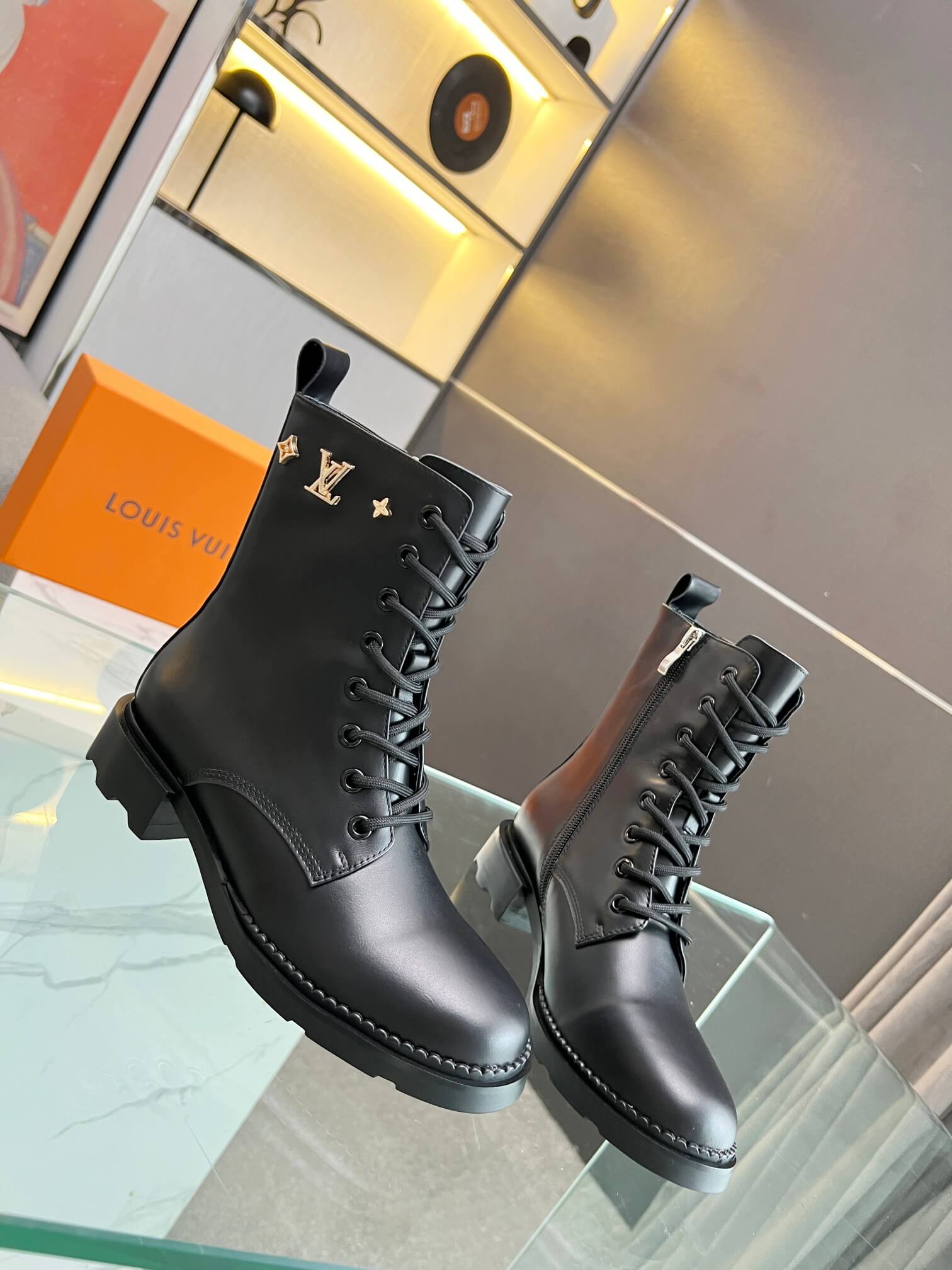 Louis Vuitton Citizen Flat Ranger Laced Up Boot - Black Leather - Image 3