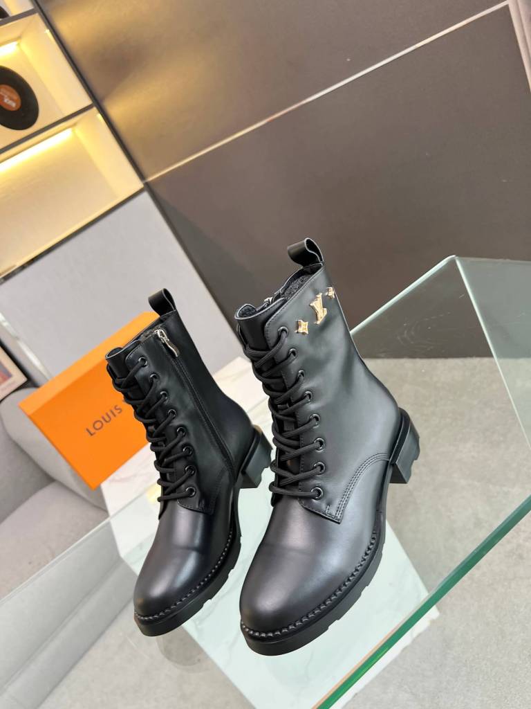 Louis Vuitton Citizen Flat Ranger Laced Up Boot - Black Leather