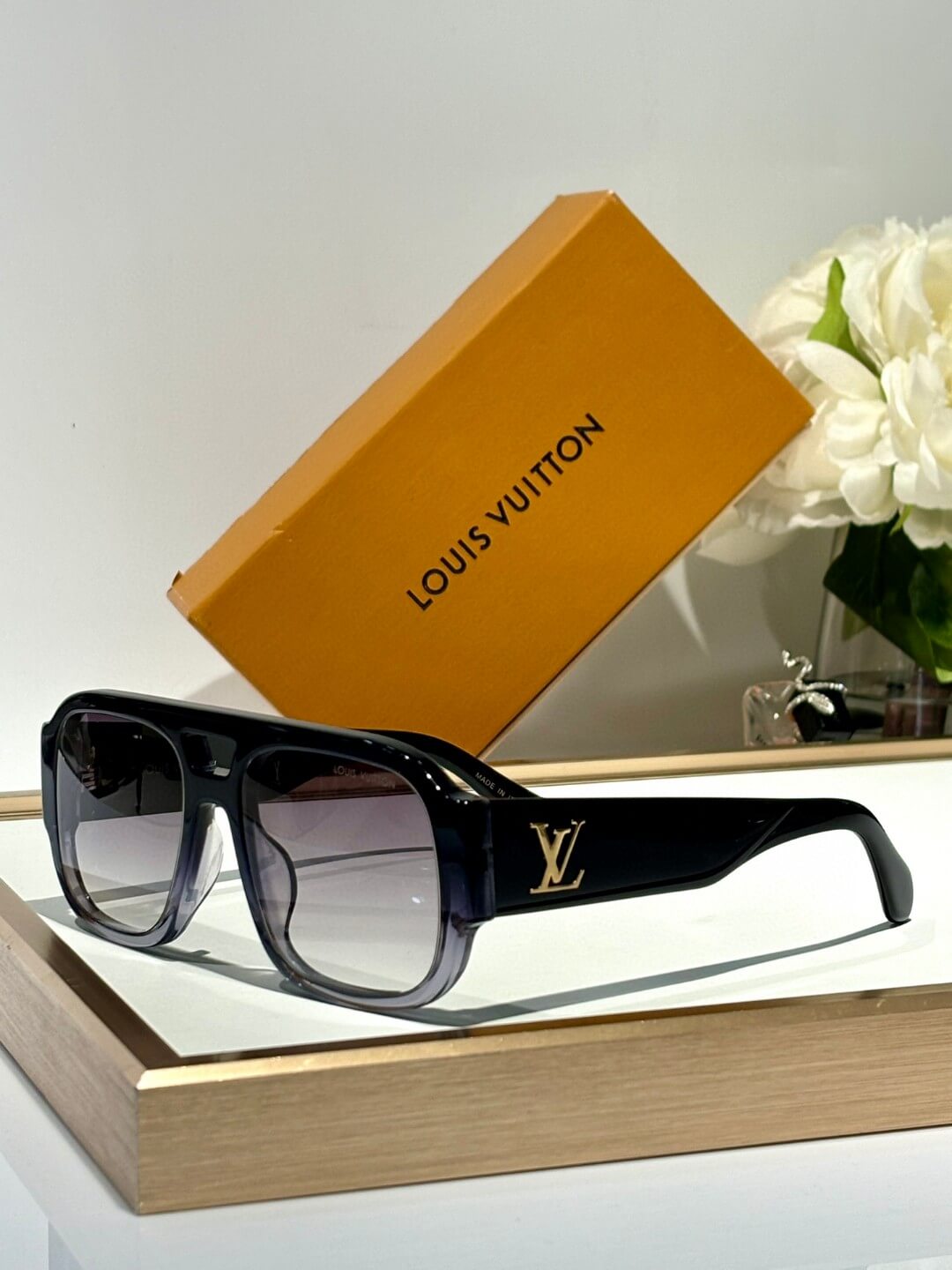 Louis Vuitton LV Clash Pilot Square Sunglasses In Monogram Design - Image 5