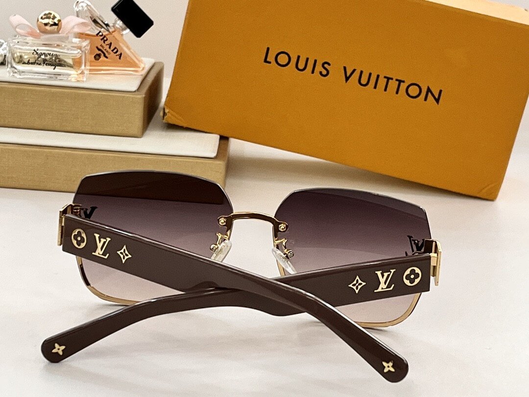 Louis Vuitton LV Gloria Square Sunglasses – Gold & Brown - Image 10