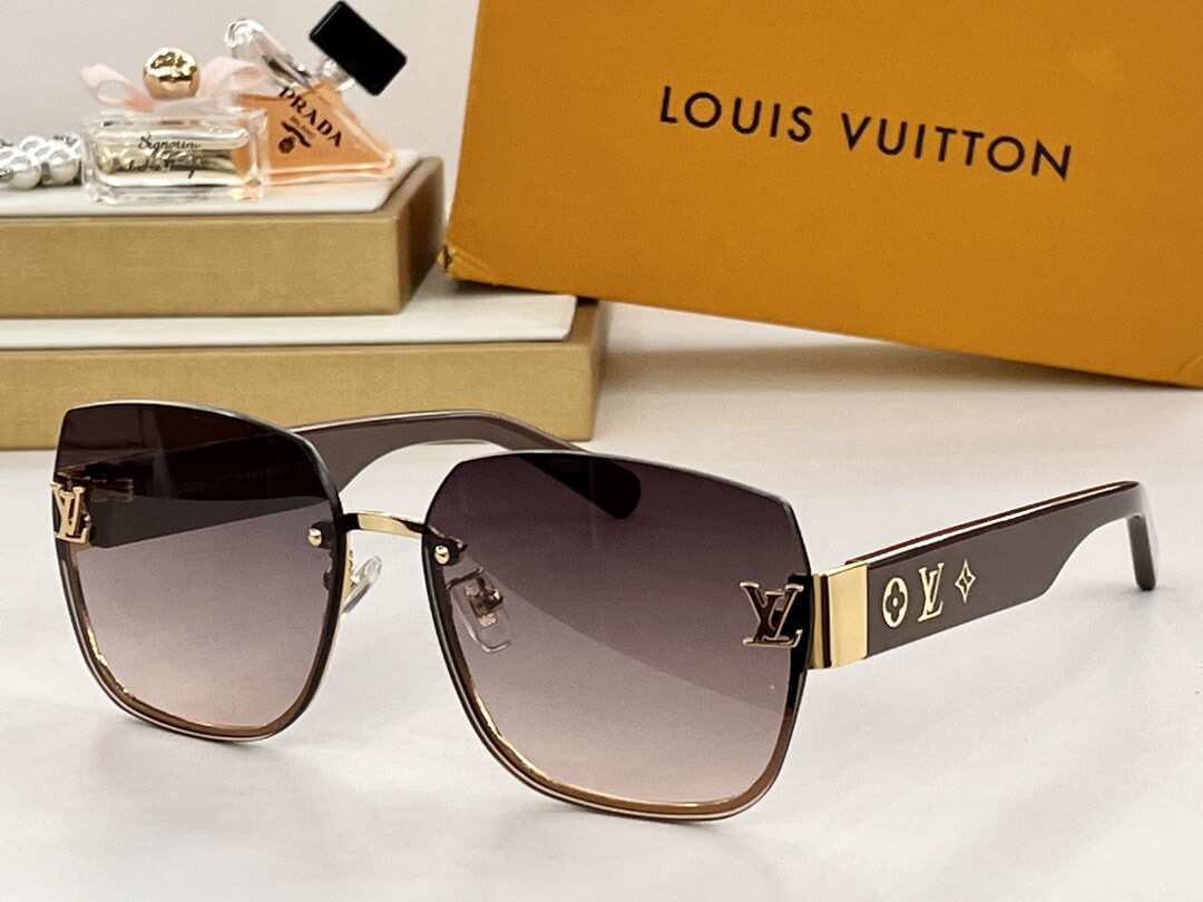 Louis Vuitton LV Gloria Square Sunglasses – Gold & Brown - Image 9