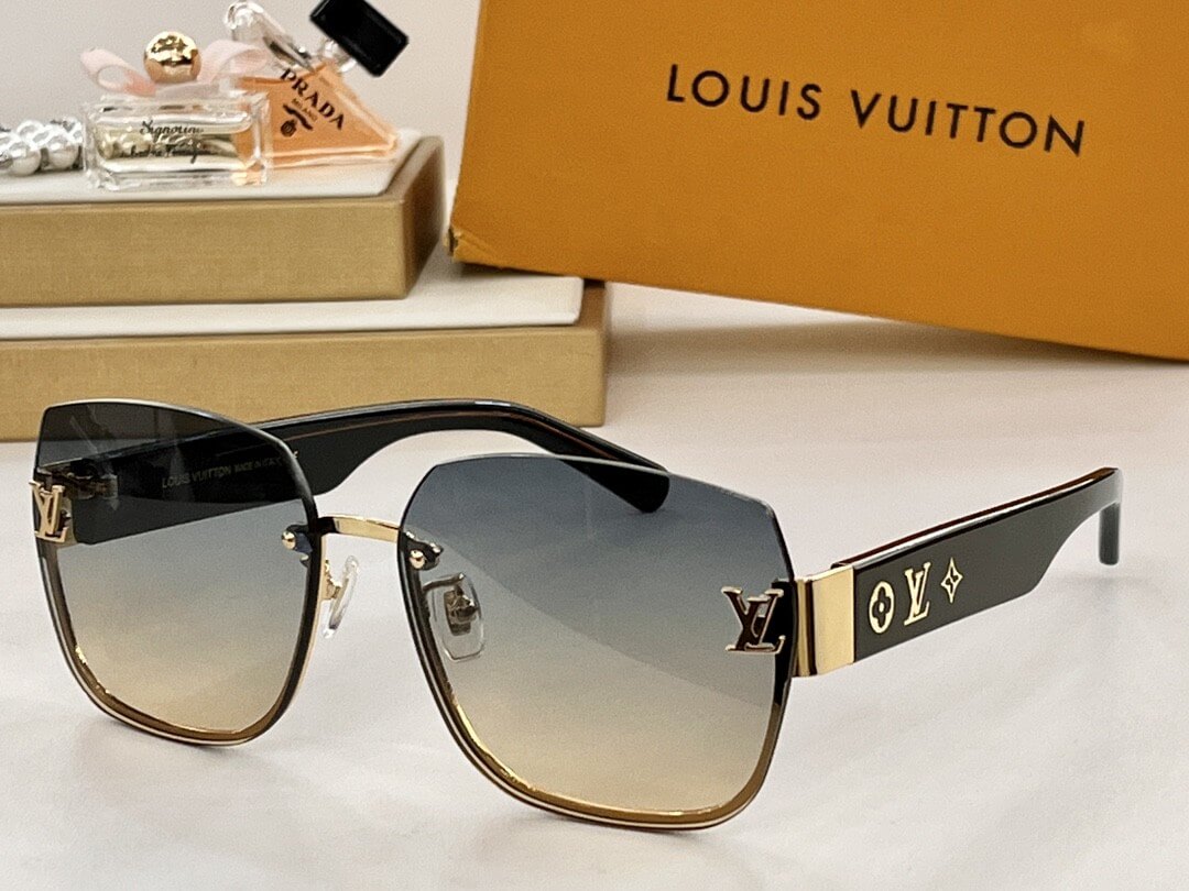 Louis Vuitton LV Gloria Square Sunglasses – Gold & Brown - Image 6
