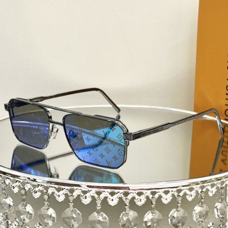 Louis Vuitton LV Line Square Sunglasses.