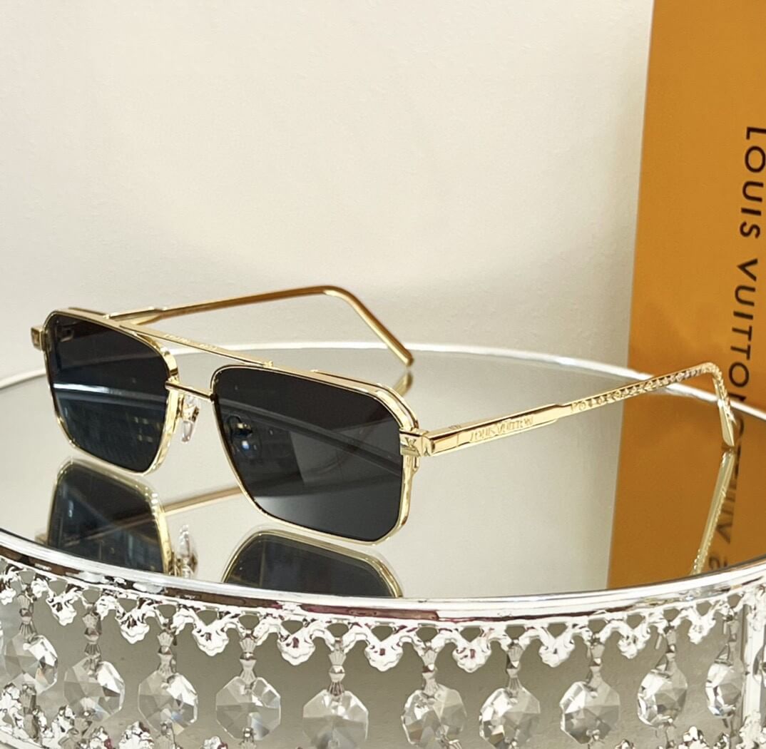 Louis Vuitton LV Line Square Sunglasses. - Image 6