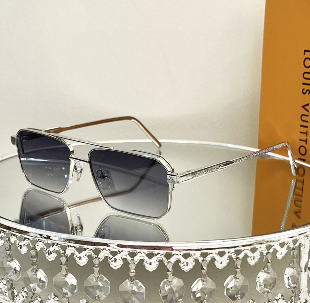 Louis Vuitton LV Line Square Sunglasses. - Image 5