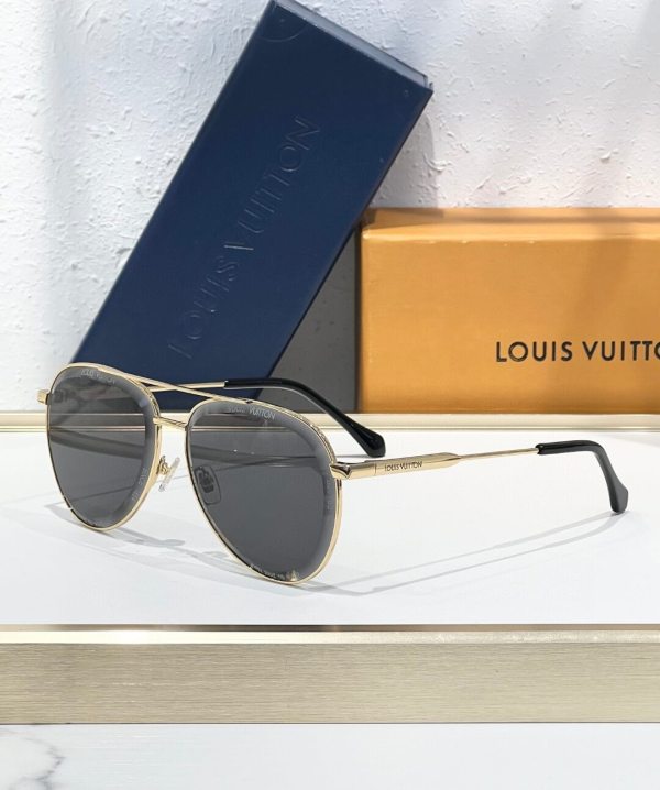 Louis Vuitton LV Pilot Sunglasses – Timeless Elegance Meets Modern Sophistication