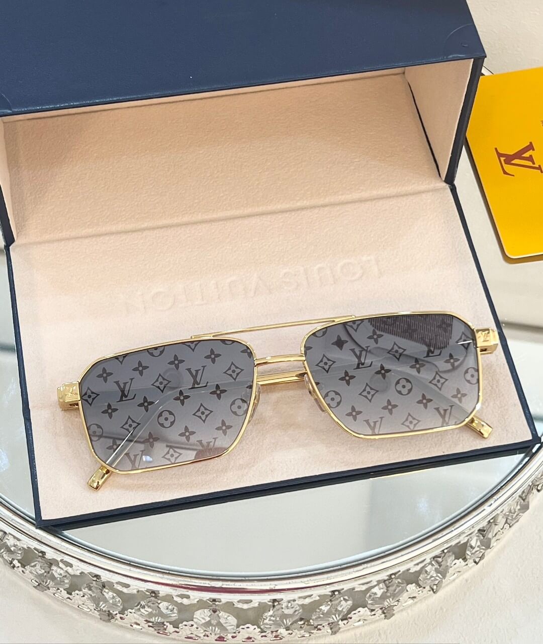 Louis Vuitton LV Rise Metal Square Sunglasses in Monogram Design - Image 3