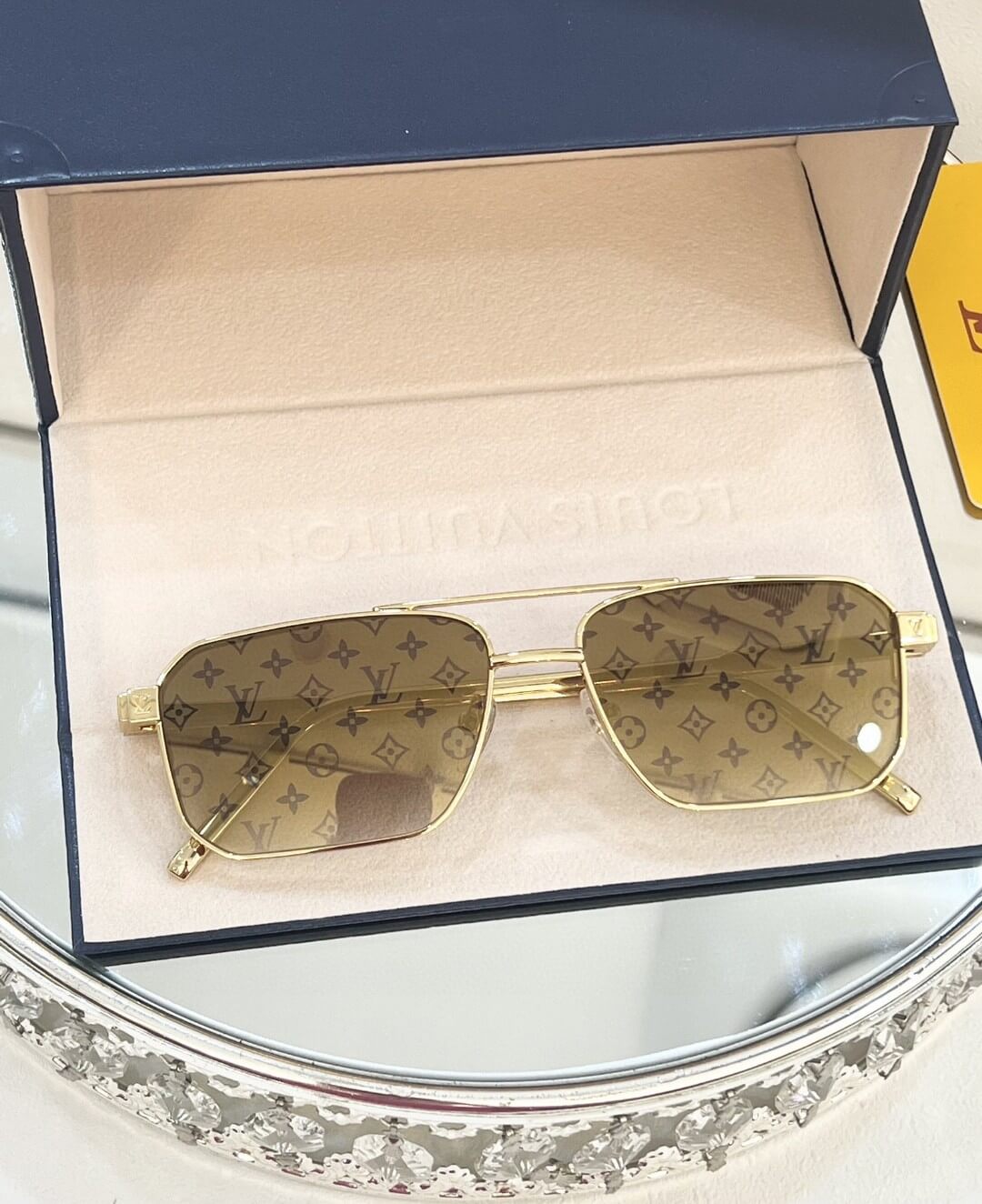 Louis Vuitton LV Rise Metal Square Sunglasses in Monogram Design - Image 6