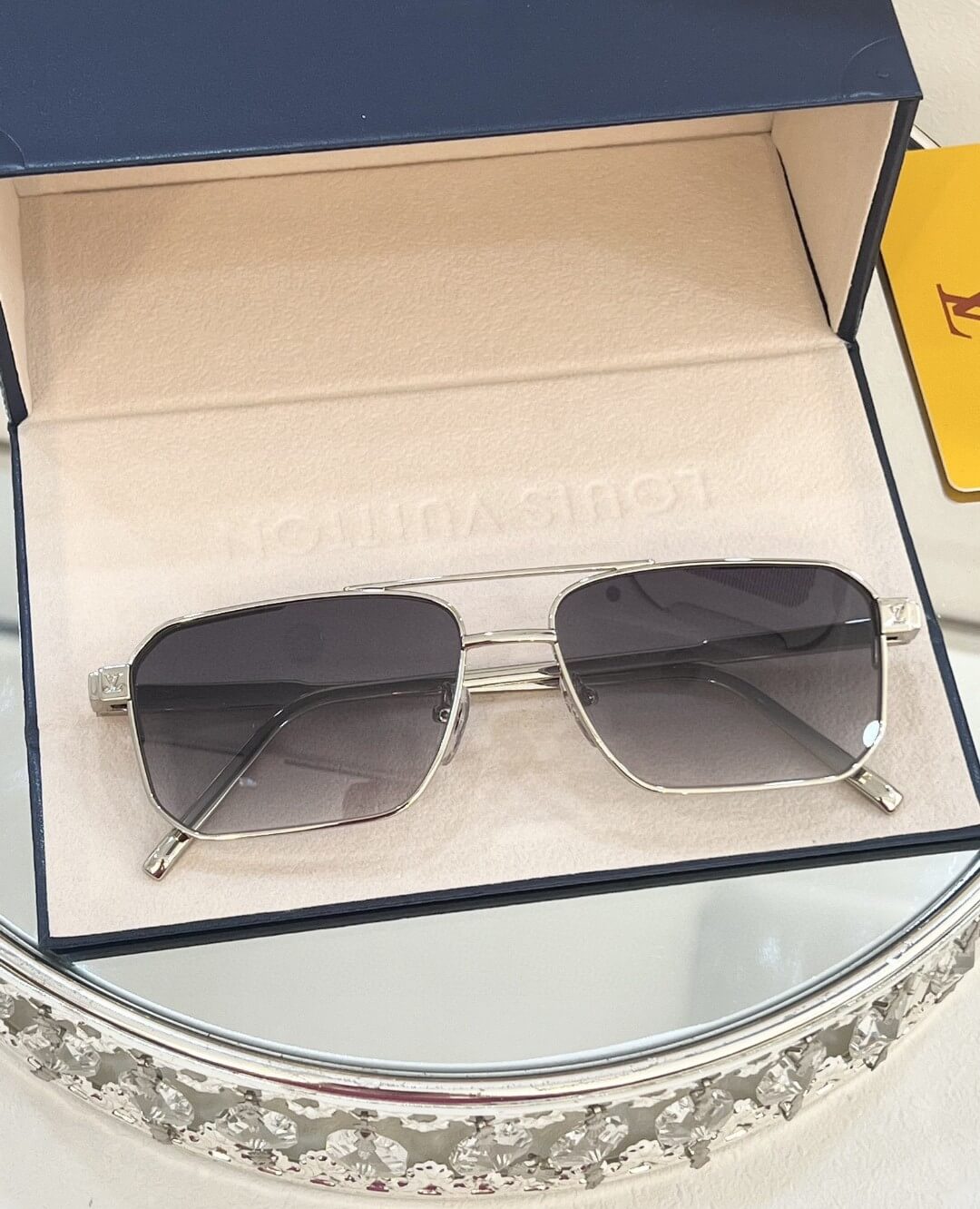 Louis Vuitton LV Rise Metal Square Sunglasses in Monogram Design - Image 9