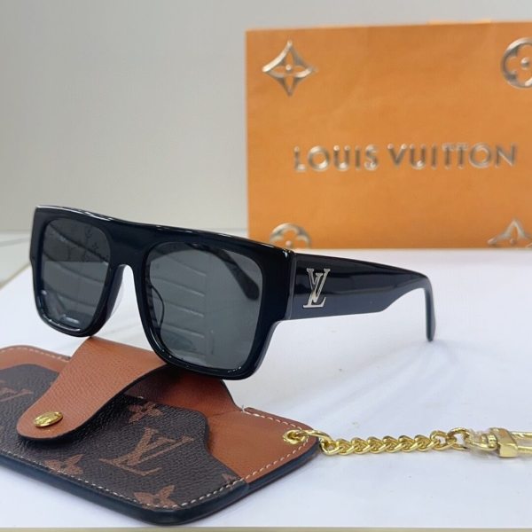 Louis Vuitton Link Square Sunglasses – Bold Elegance, Unmatched Luxury