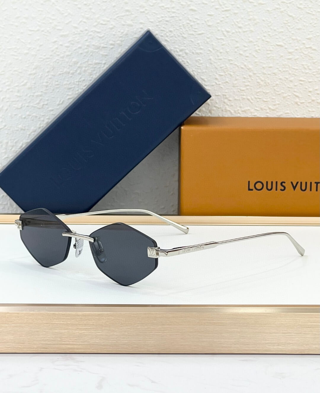 Louis Vuitton Monogram Mirror Square Sunglasses