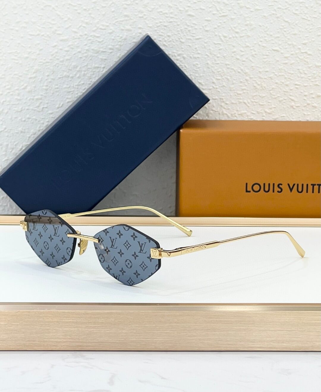 Louis Vuitton Monogram Mirror Square Sunglasses - Image 4