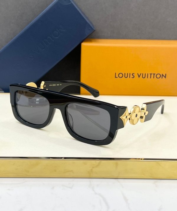 Louis Vuitton Monogram Tribute Sunglasses