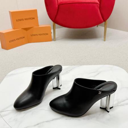 Louis Vuitton Silhouette Closed Mule - Metallic Silver