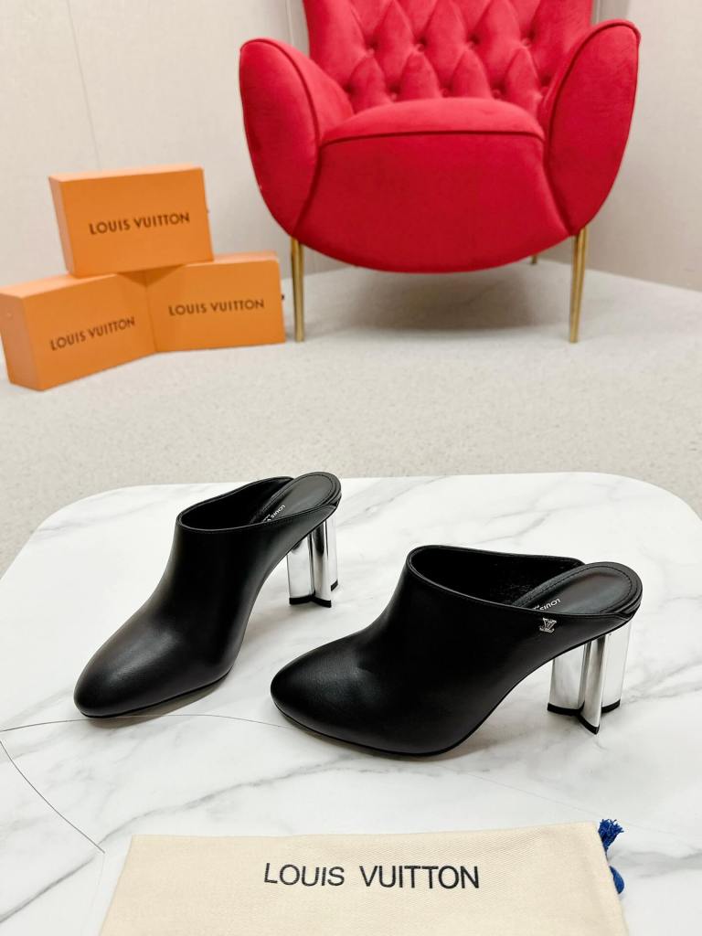 Louis Vuitton Silhouette Closed Mule - Metallic Silver