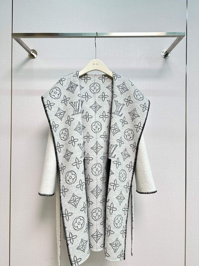 Louis Vuitton Reversible Damier Azur Hooded Wrap Coat – Light Grey