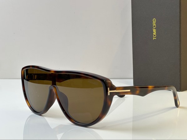 Tom Ford FT0837 Ryder Shield Sunglasses