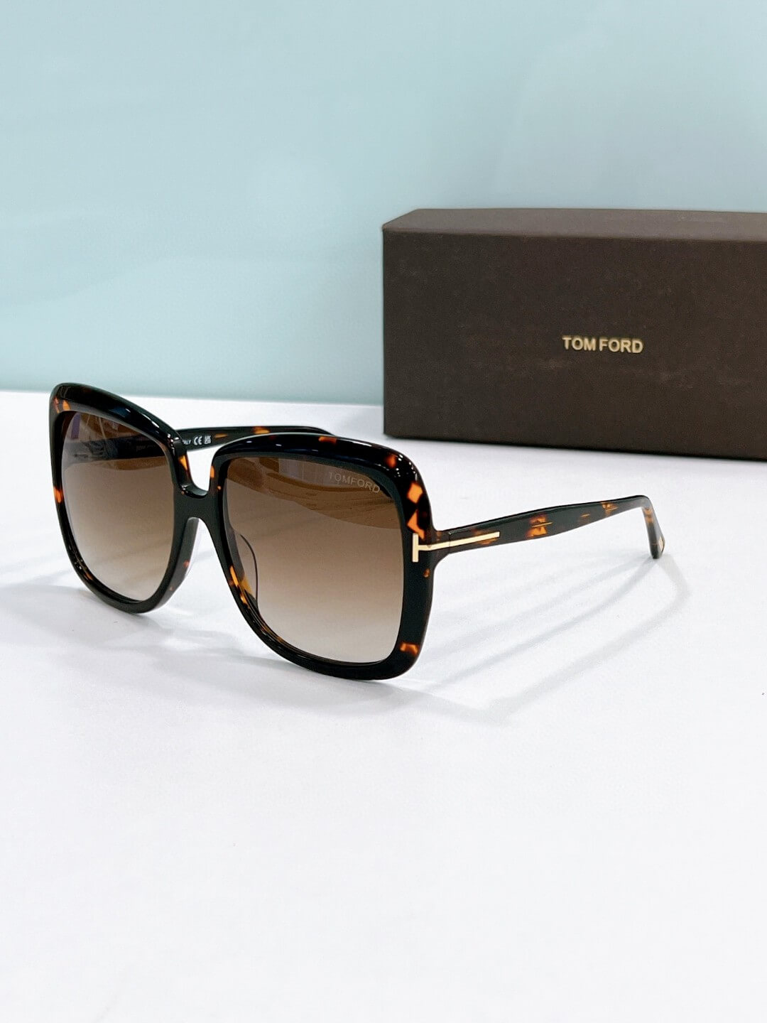 Tom Ford Lorelai FT1072 Women's Sunglasses – Effortlessly Chic - Image 6