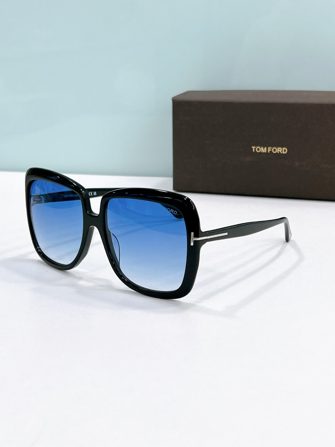 Tom Ford Lorelai FT1072 Women's Sunglasses – Effortlessly Chic - Image 8