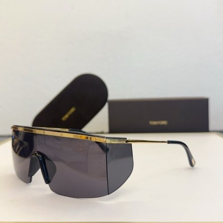 Tom Ford Pavlos-02 FT0980 30C Sunglasses – A Bold Statement of Luxury & Confidence