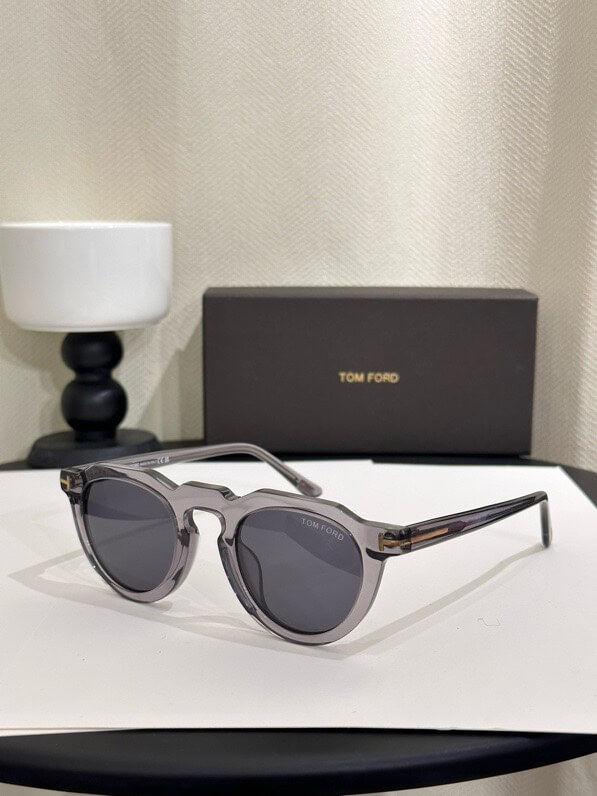 Tom Ford Round Horn Sunglasses - Image 9
