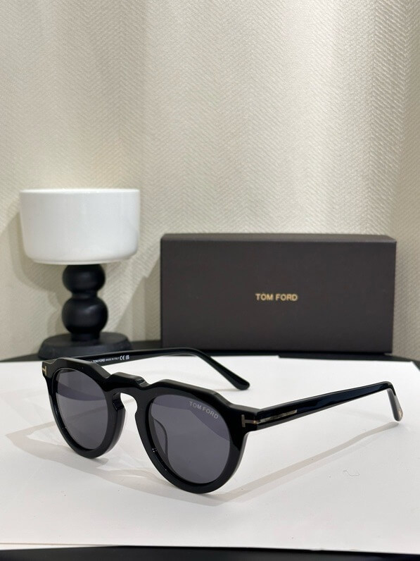 Tom Ford Round Horn Sunglasses - Image 5