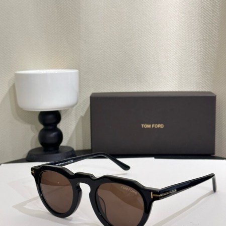 Tom Ford Round Horn Sunglasses