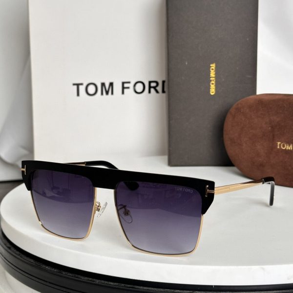 Tom Ford West Square Sunglasses – The Epitome of Modern Luxury