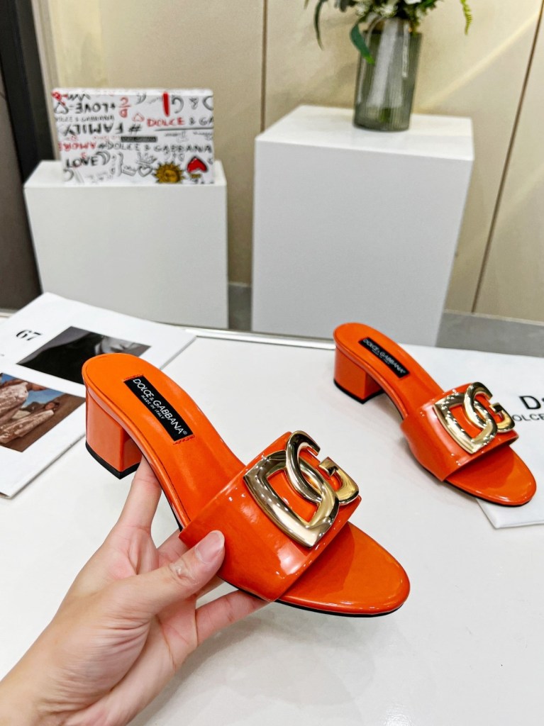 Dolce & Gabbana women's logo Orange flat slide sandals