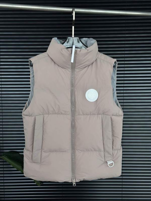 Canada Goose Everette Down Vest in Brown