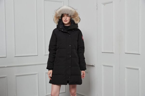 Canada Goose Women's Shelburne Parka Jacket in Black