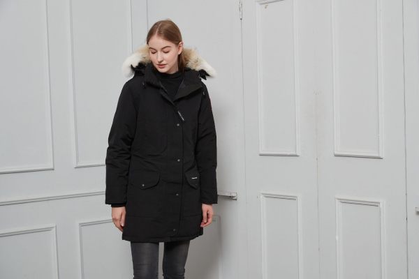 Canada Goose Women's Trillium Parka Jacket in Black