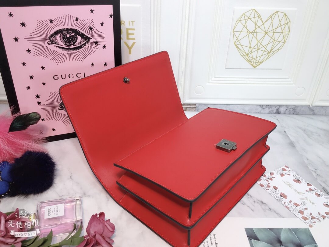 Gucci Embossed Vibrant Red Chain Bag - Image 5