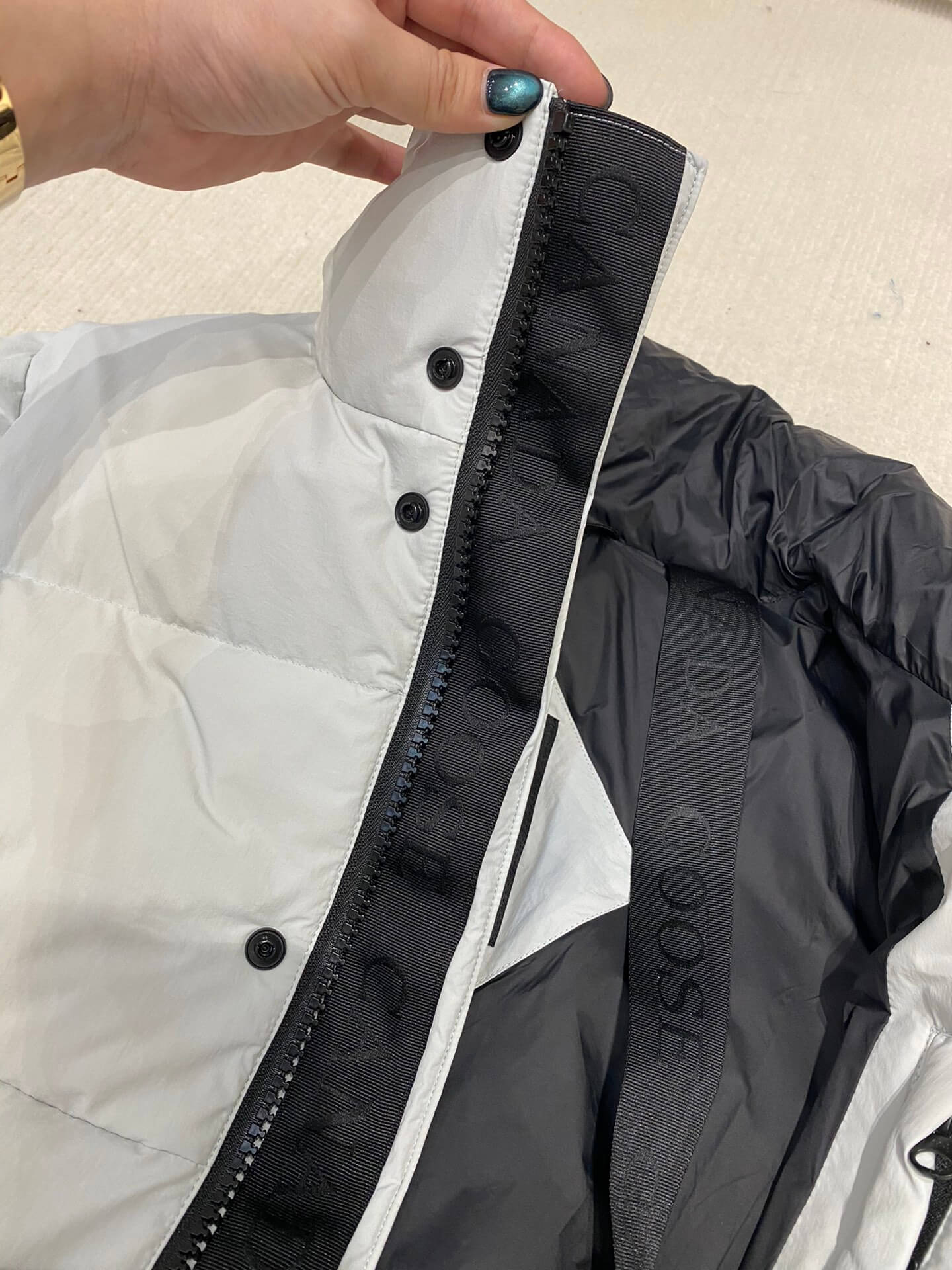 Canada Goose Lawrence Black Label Puffer Jacket in White - Image 14
