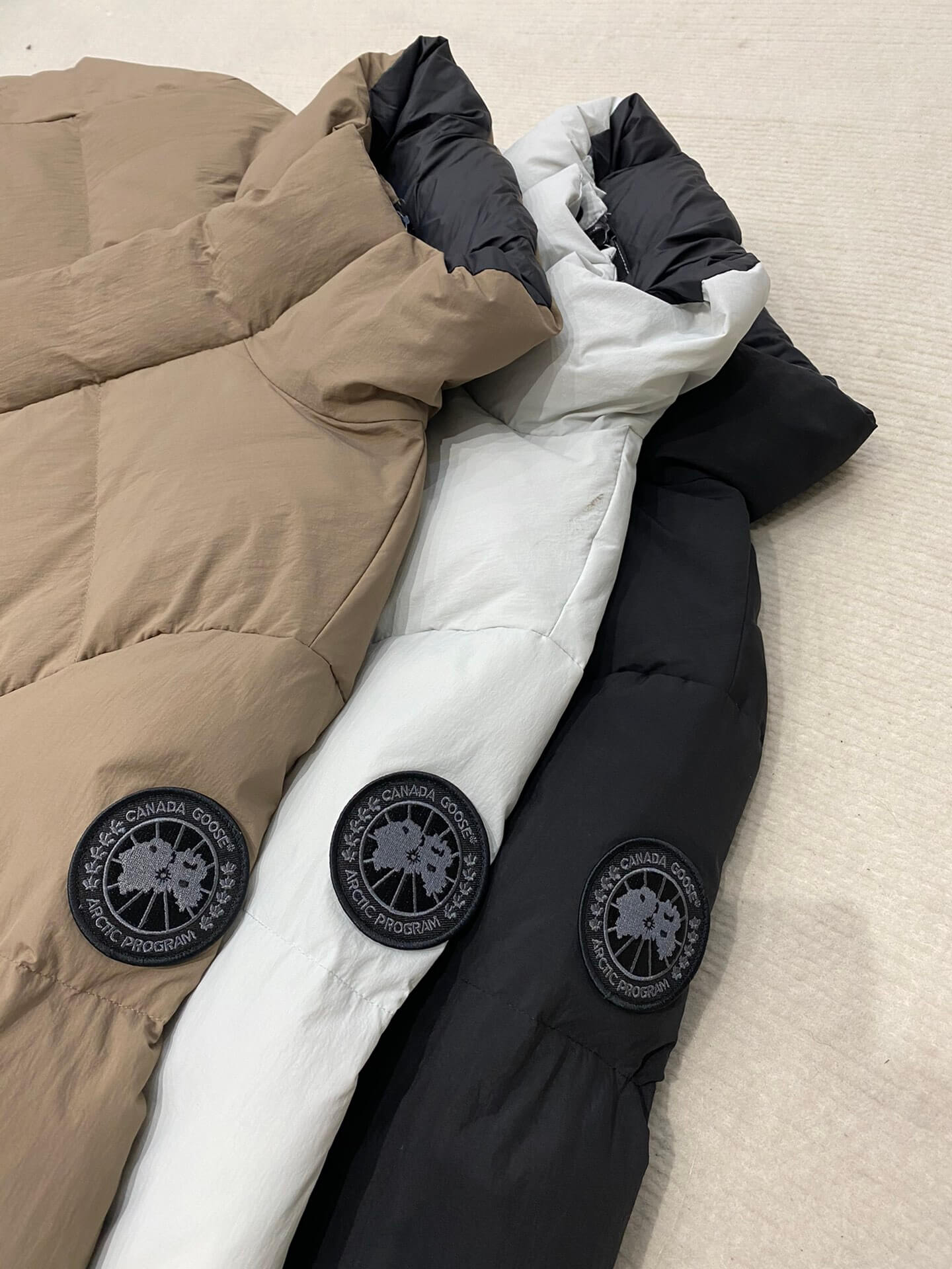 Canada Goose Lawrence Black Label Puffer Jacket in White - Image 9