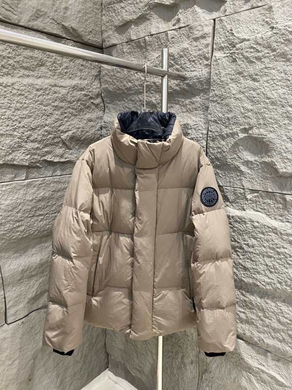 Canada Goose Lawrence Black Label Puffer Jacket in Brown