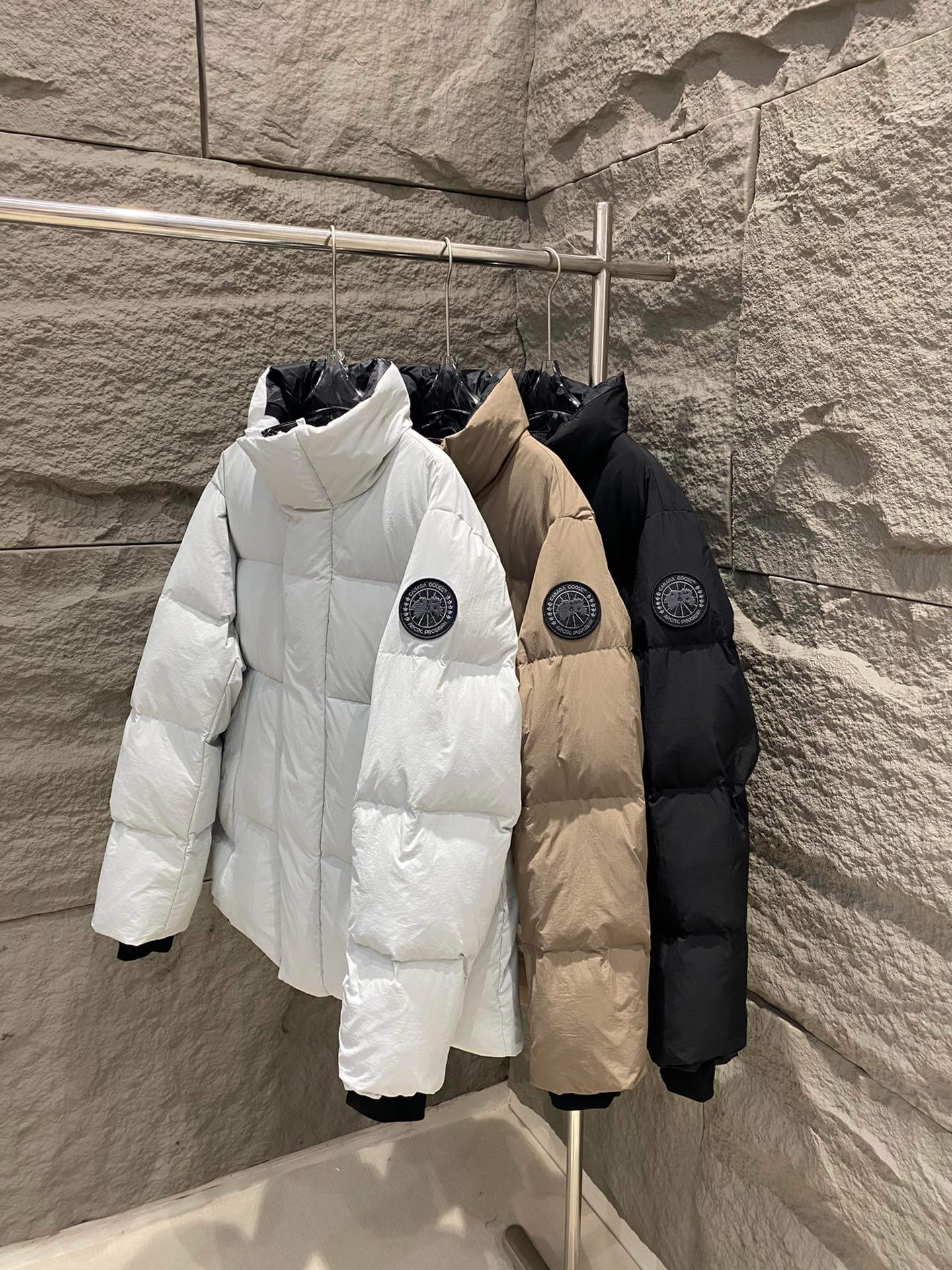 Canada Goose Lawrence Black Label Puffer Jacket in White - Image 7