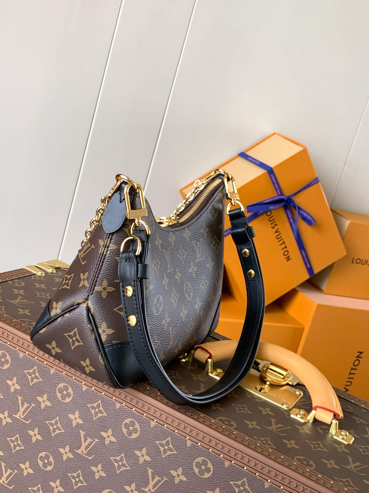 Louis Vuitton Monogram Canvas Boulogne Handbag - Image 10