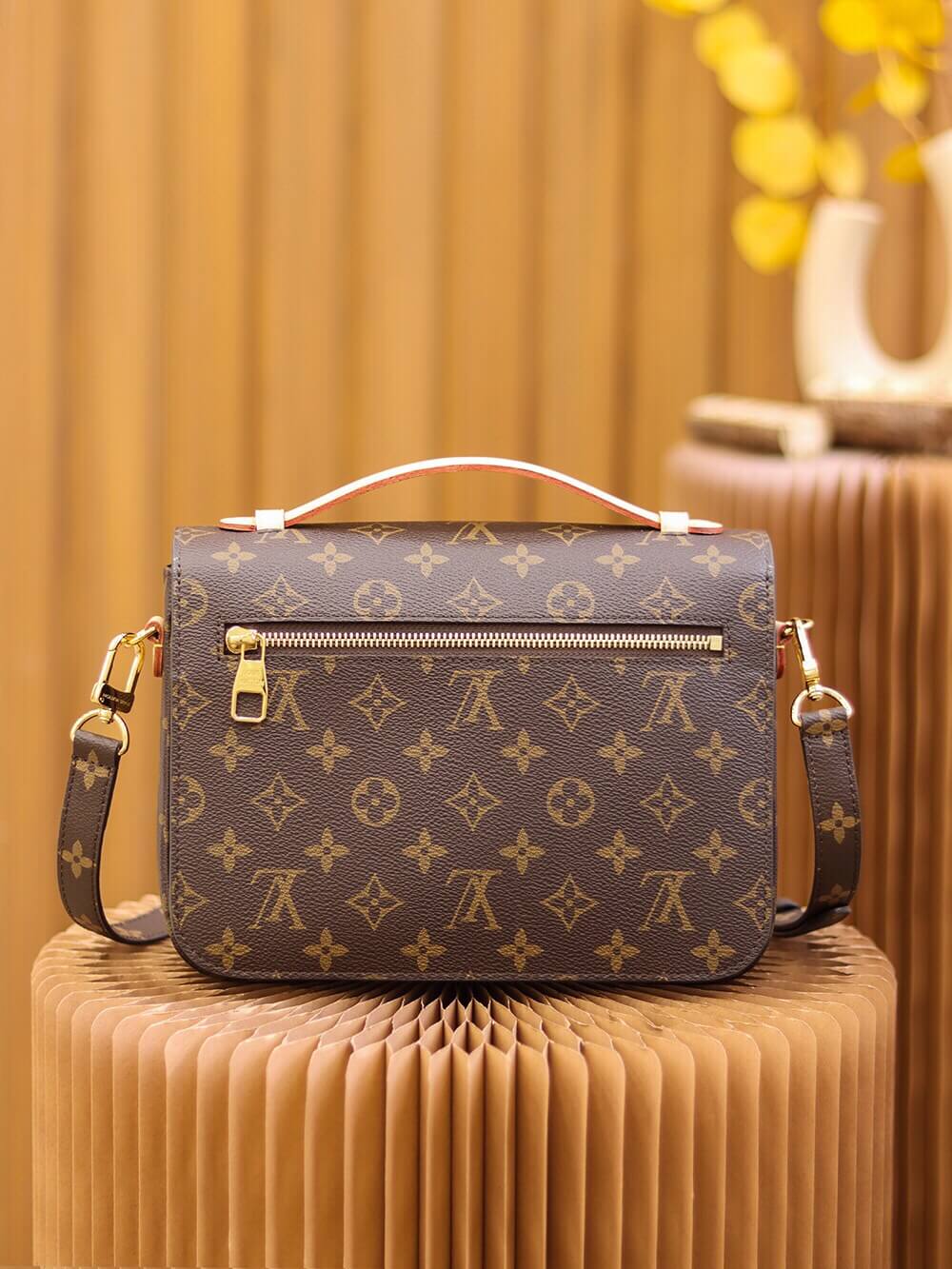 Louis Vuitton Monogram Canvas Pochette Métis Bag - Image 5